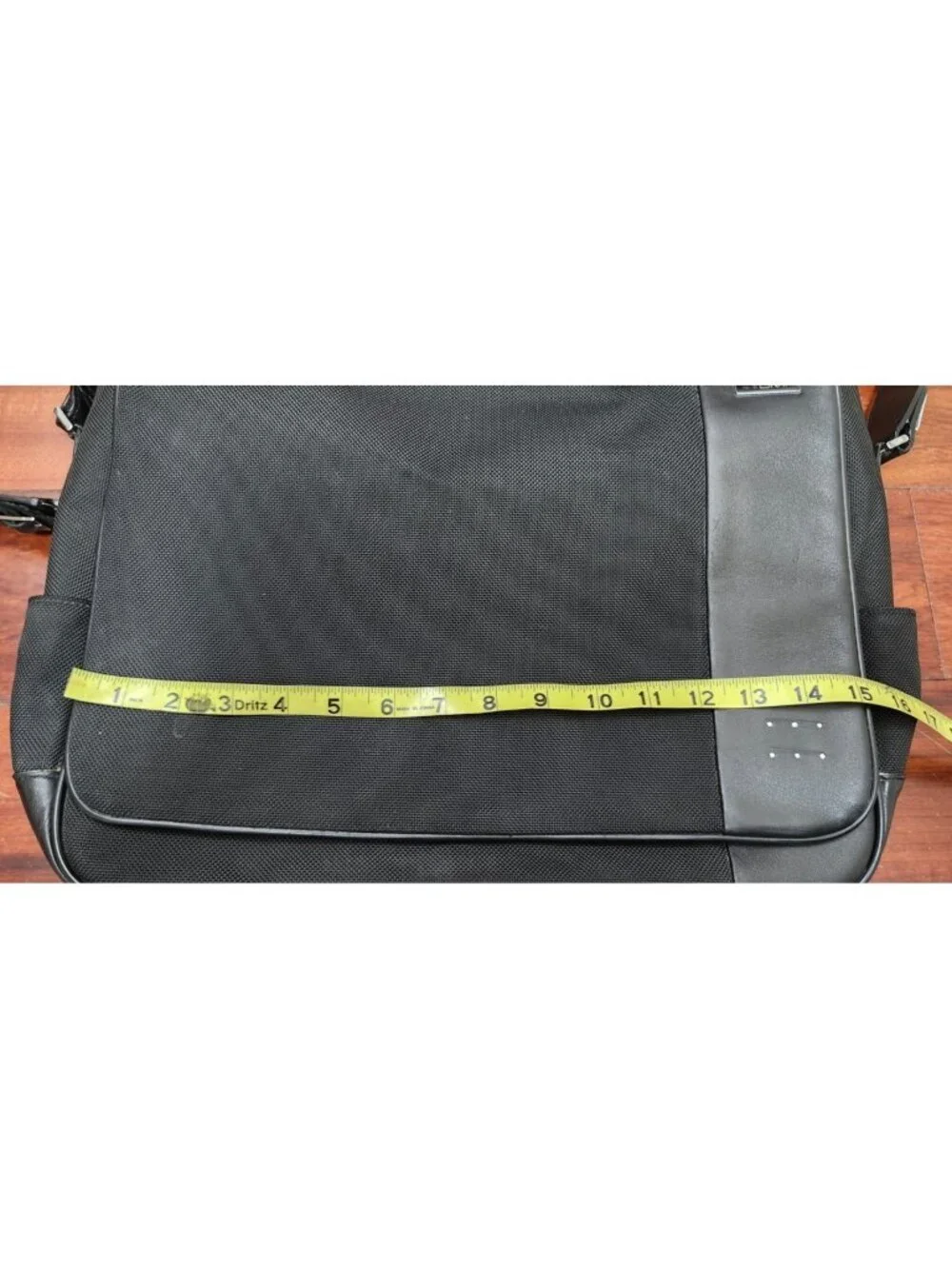 TUMI Black Messenger Bag Trim Laptop Crossbody Business Travel Work Bag